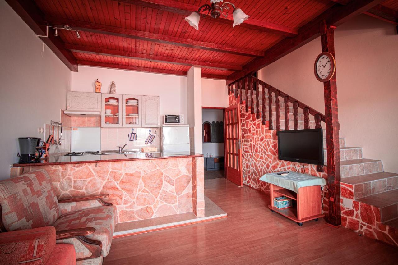Apartments Mia Pag Town Εξωτερικό φωτογραφία